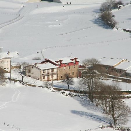 Albergue La Torre Santiurde de Reinosa Exteriör bild