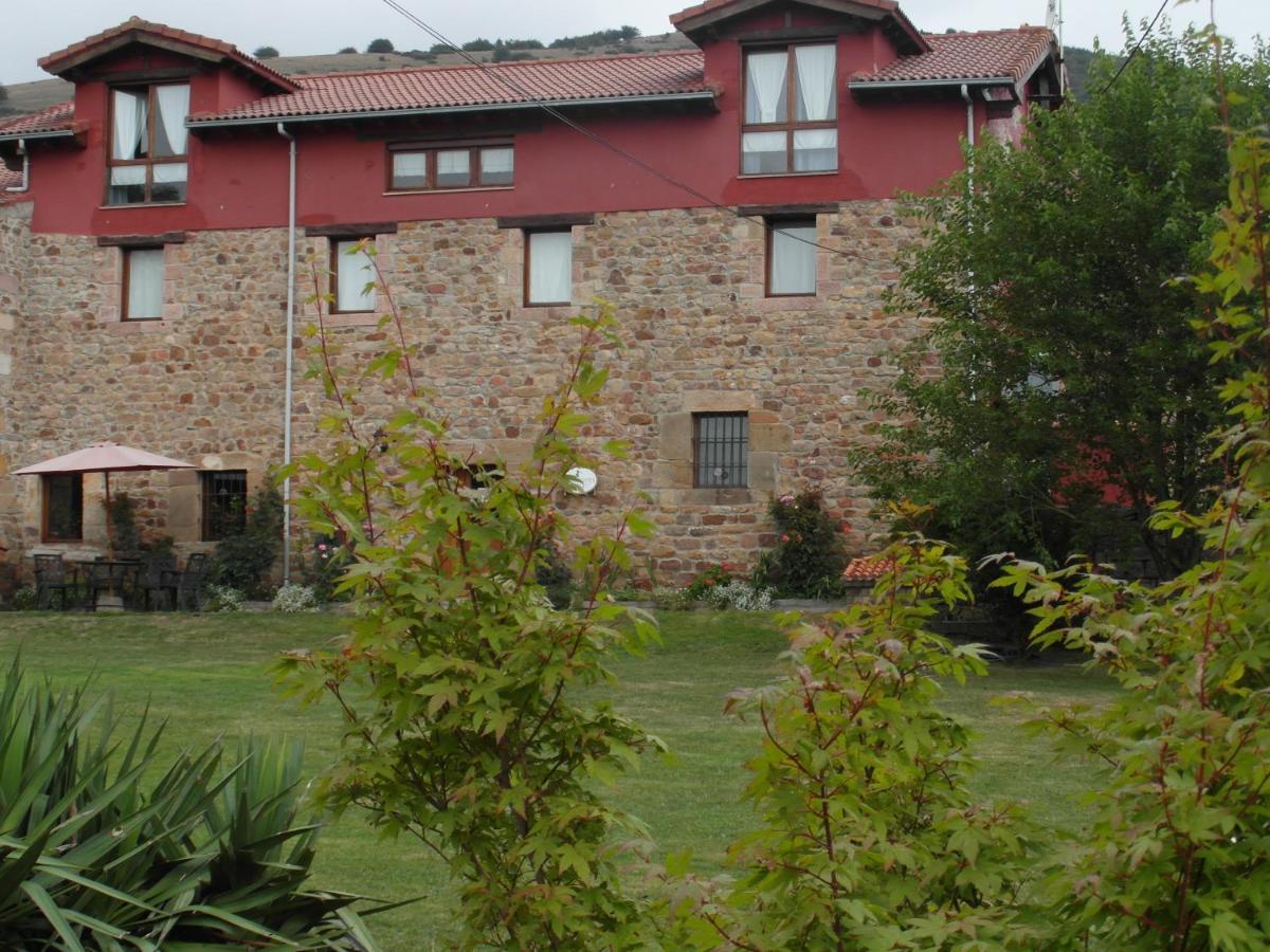 Albergue La Torre Santiurde de Reinosa Exteriör bild